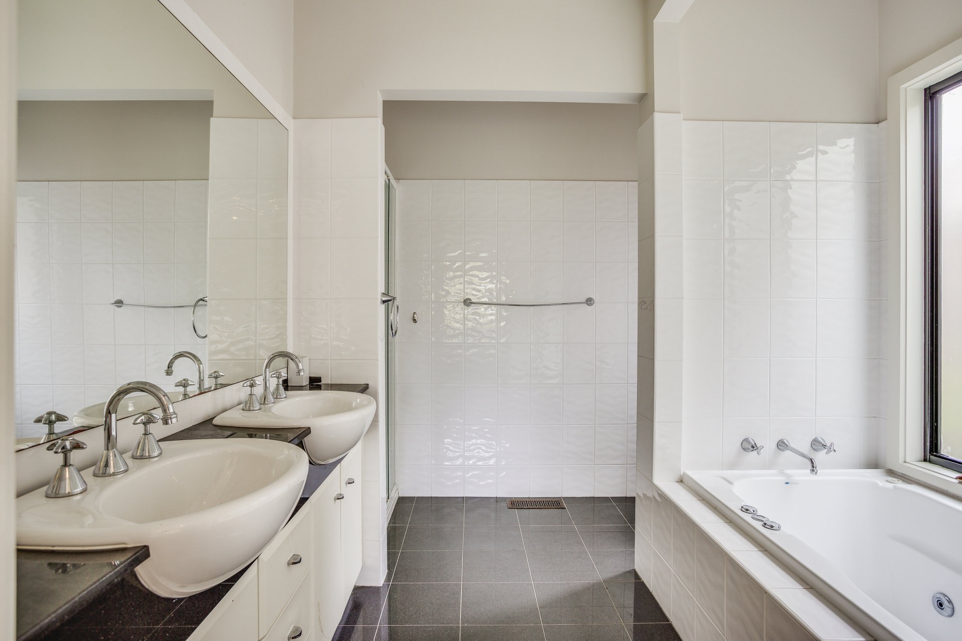 Property Gallery Thumbnail 8
