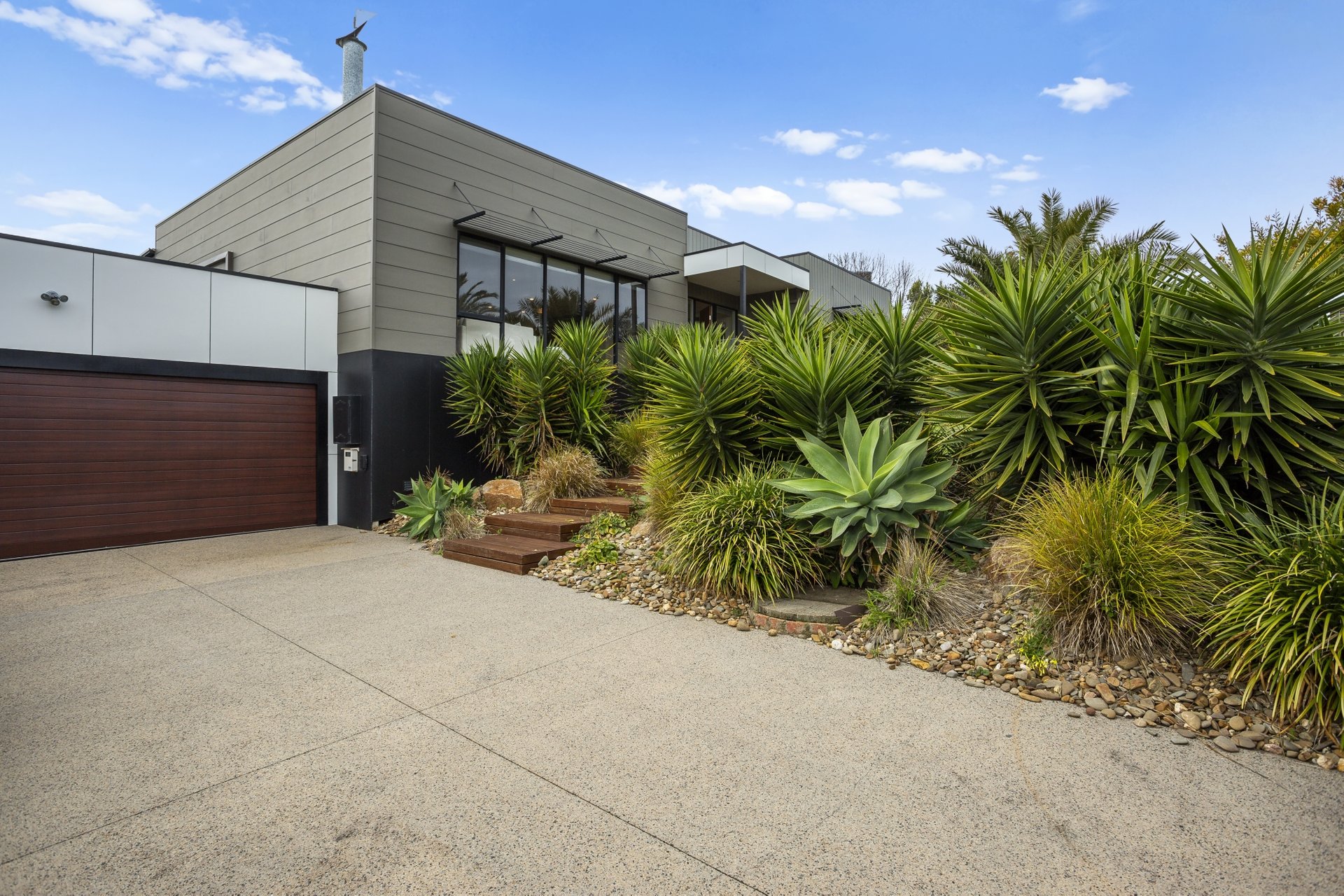 Property Gallery Thumbnail 3