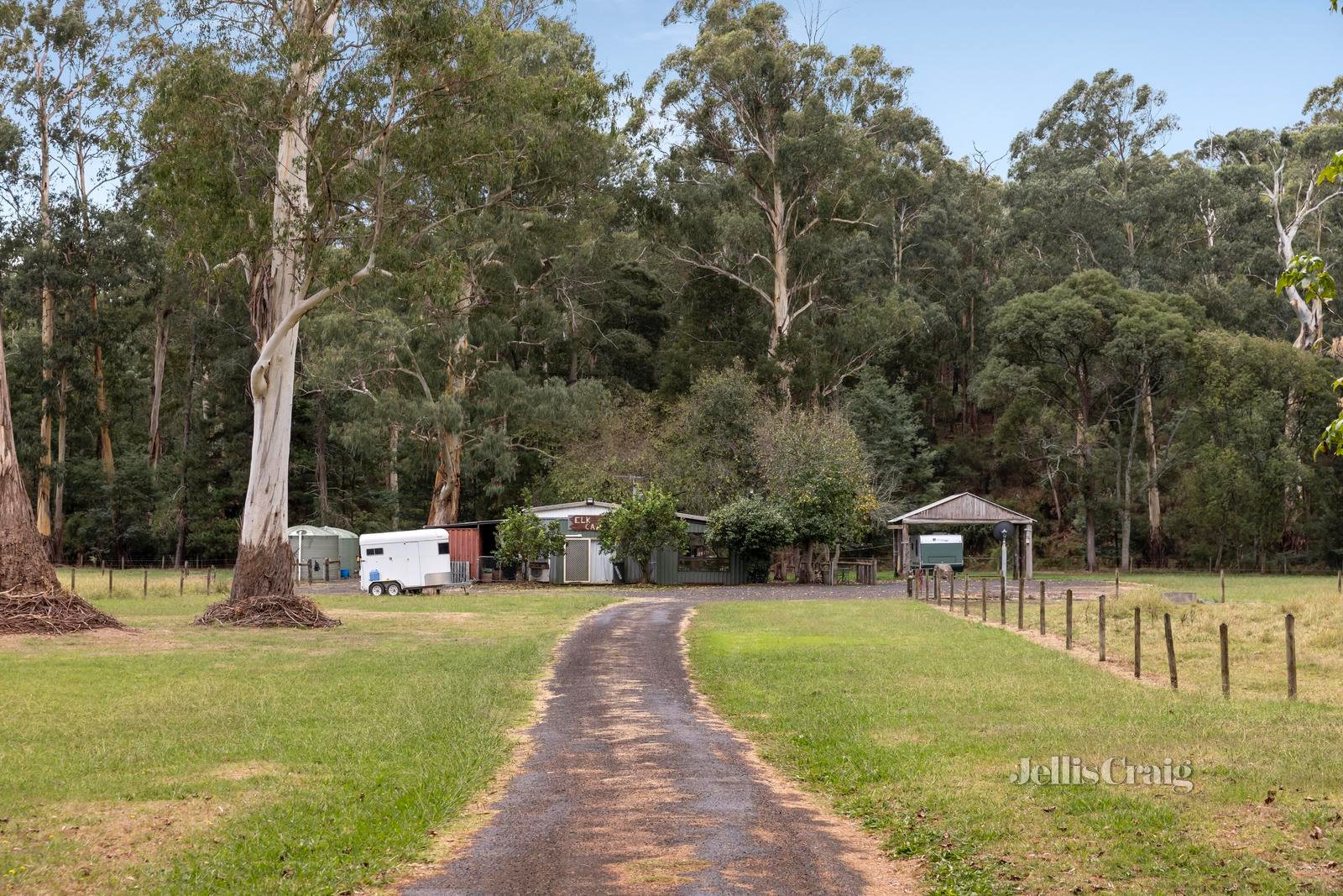 50 Maroondah Parade, Healesville image 2
