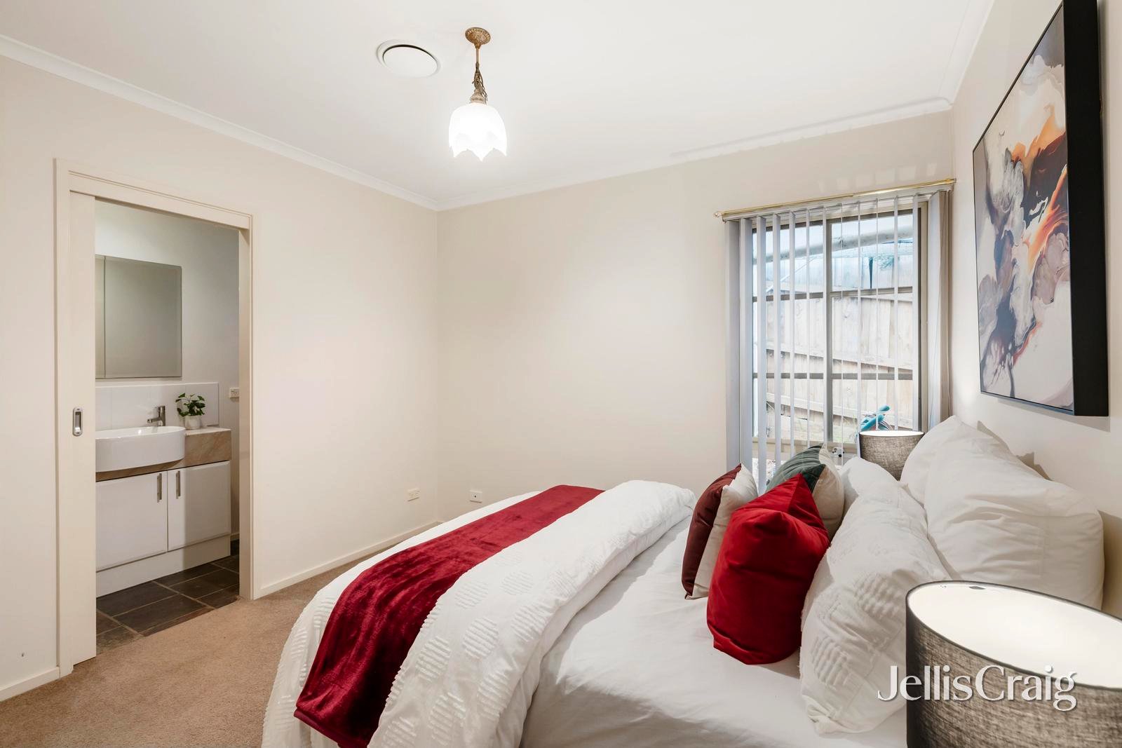 50 Montana Parade, Croydon image 6