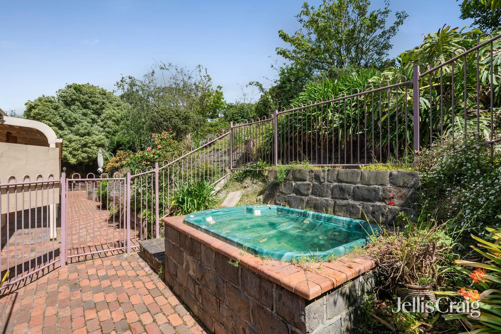 50 Montana Parade, Croydon image 10