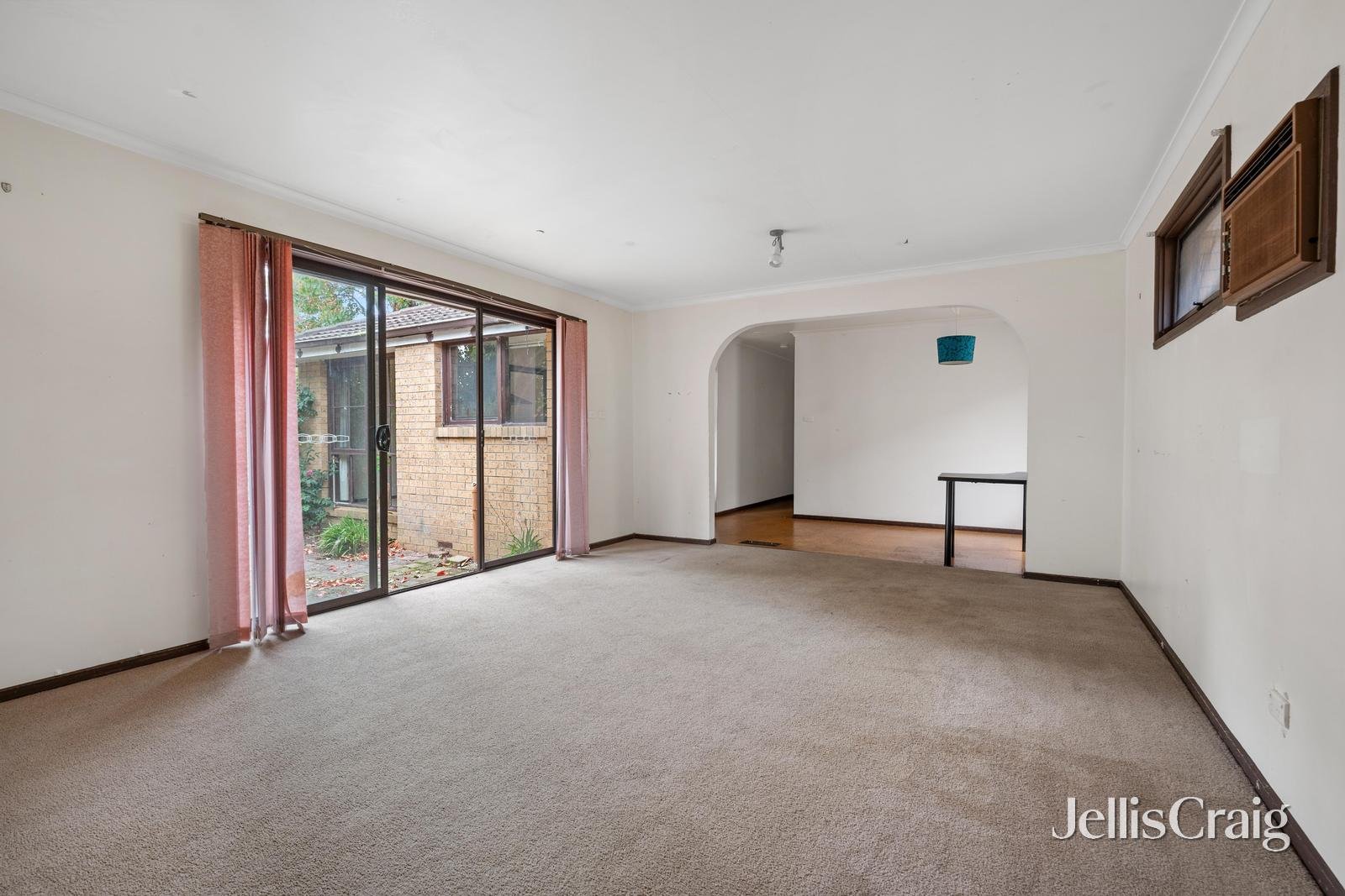 50 Phoenix Drive, Wheelers Hill image 4