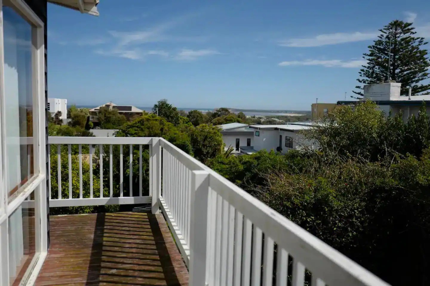 Property Gallery Thumbnail 9