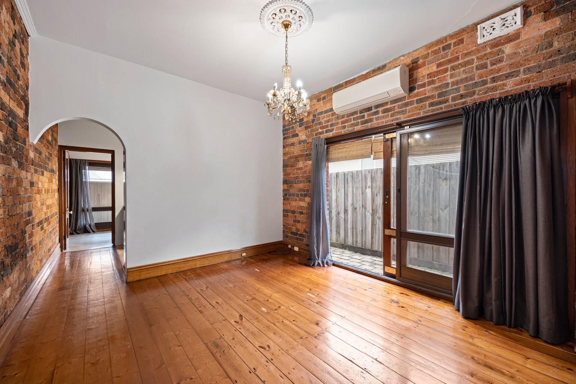 Property Gallery Thumbnail 6