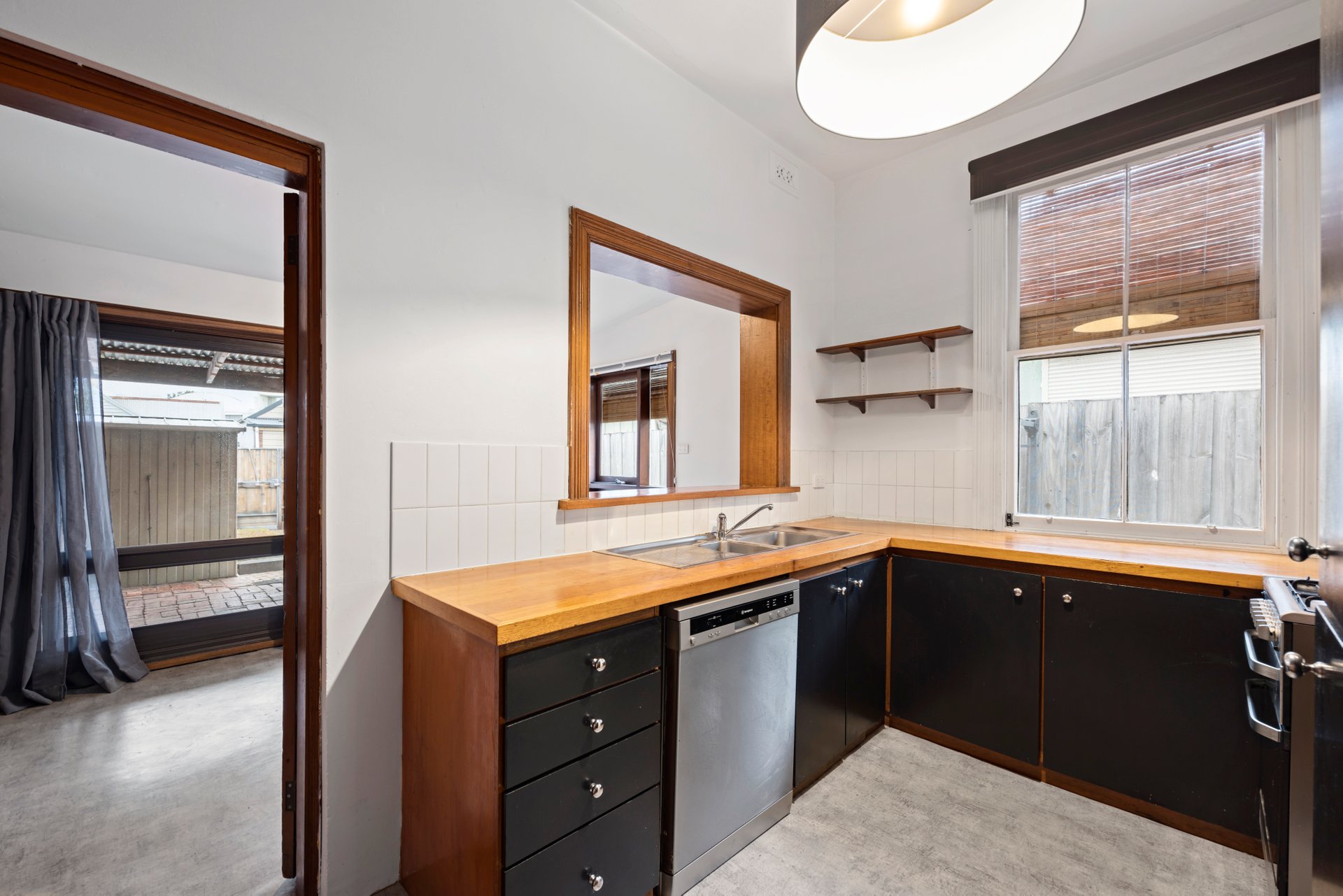 Property Gallery Thumbnail 3