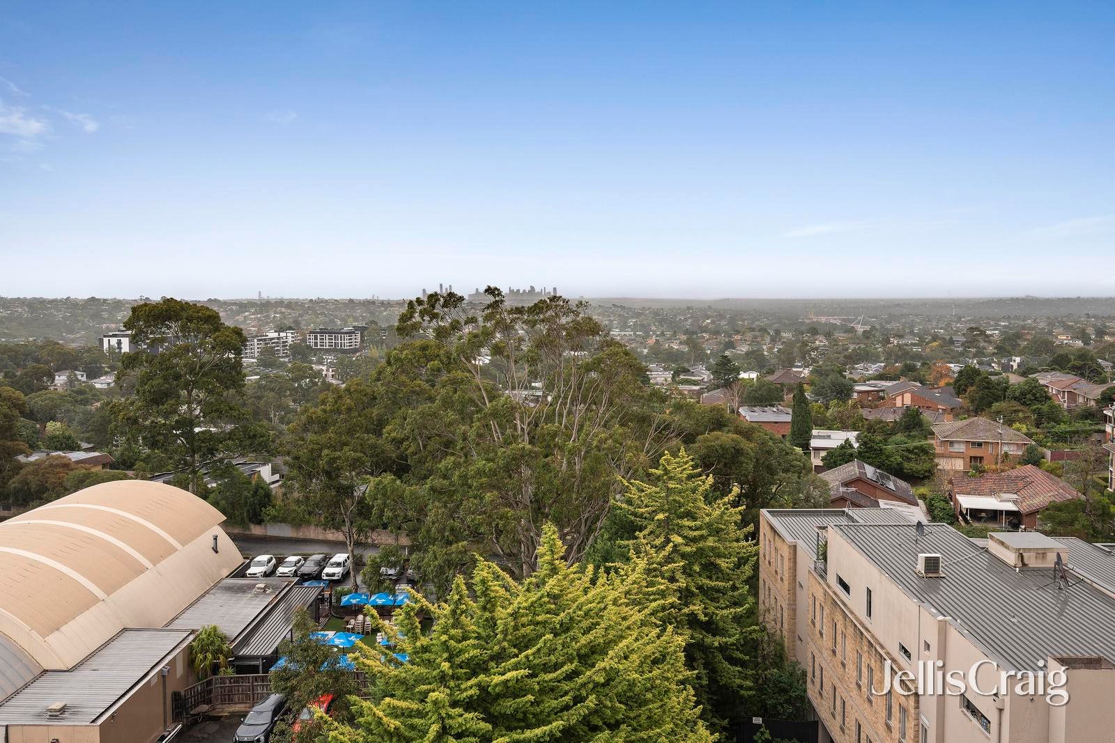 5005/2 Sovereign Point Court, Doncaster image 10