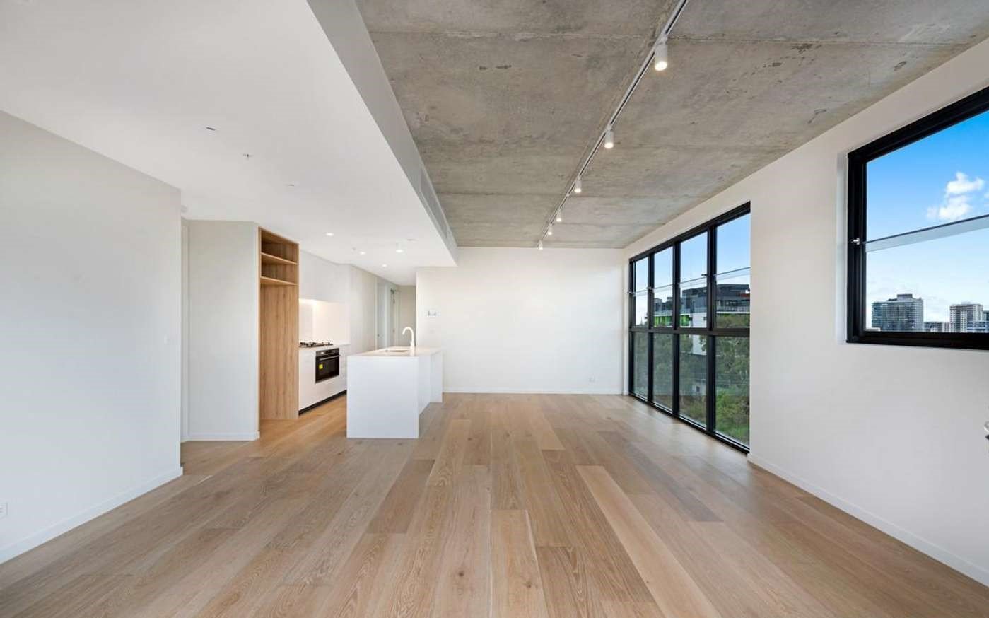 Property Gallery Thumbnail 3