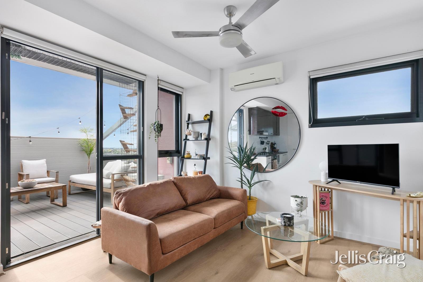 501/14-20 Nicholson Street, Coburg image 3