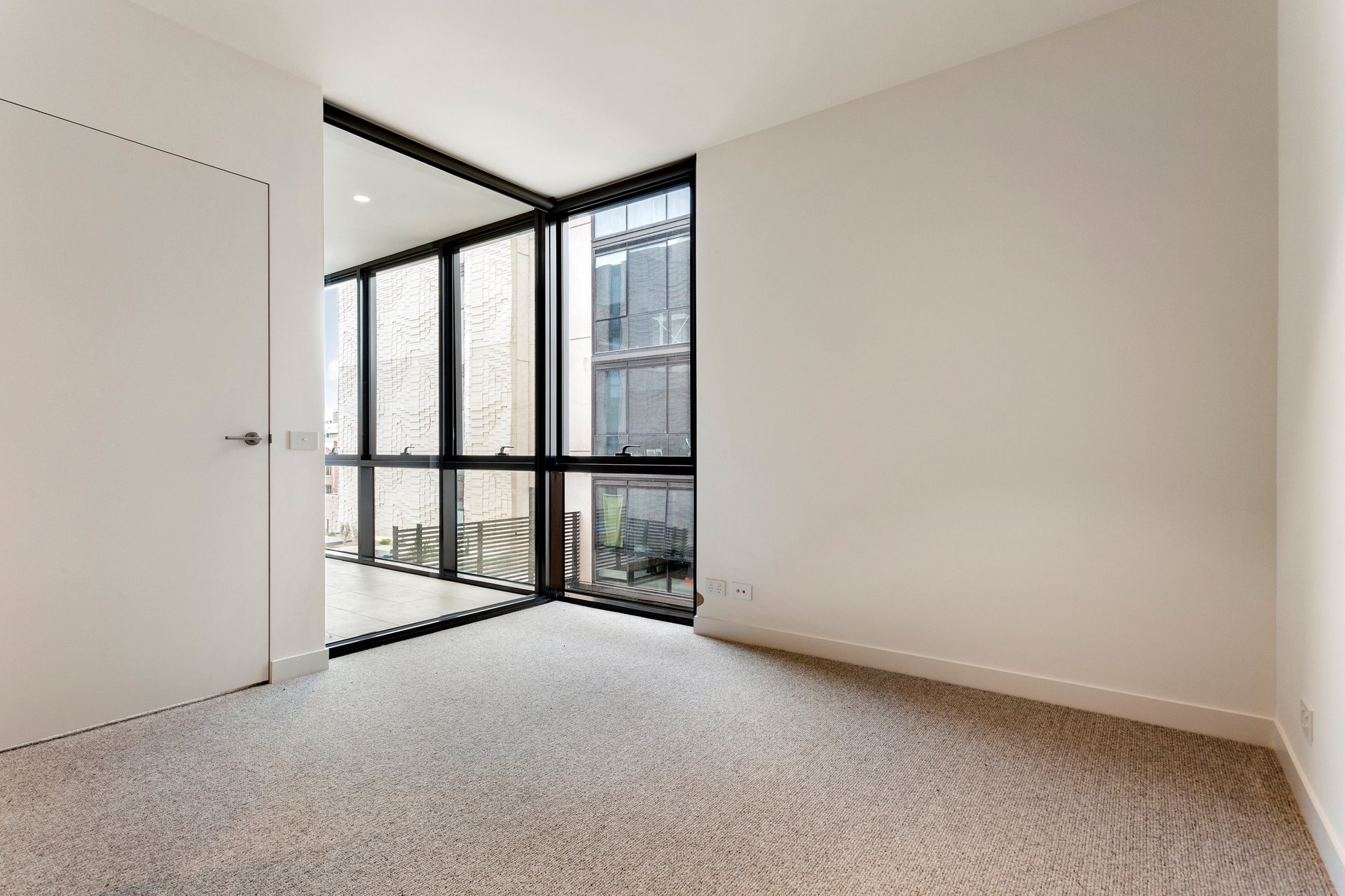 Property Gallery Thumbnail 2