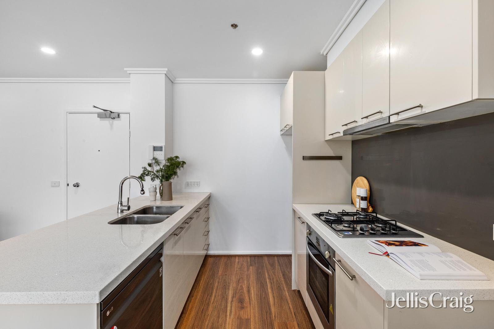 502/38 Bank Street, South&nbsp;Melbourne image 5