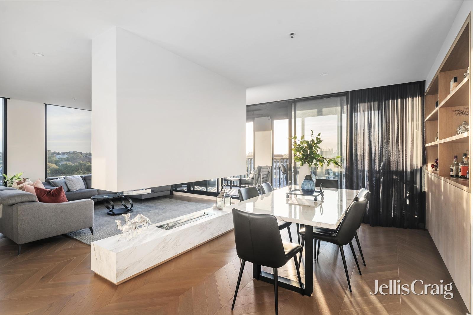 502/382 Burwood Road, Hawthorn image 2