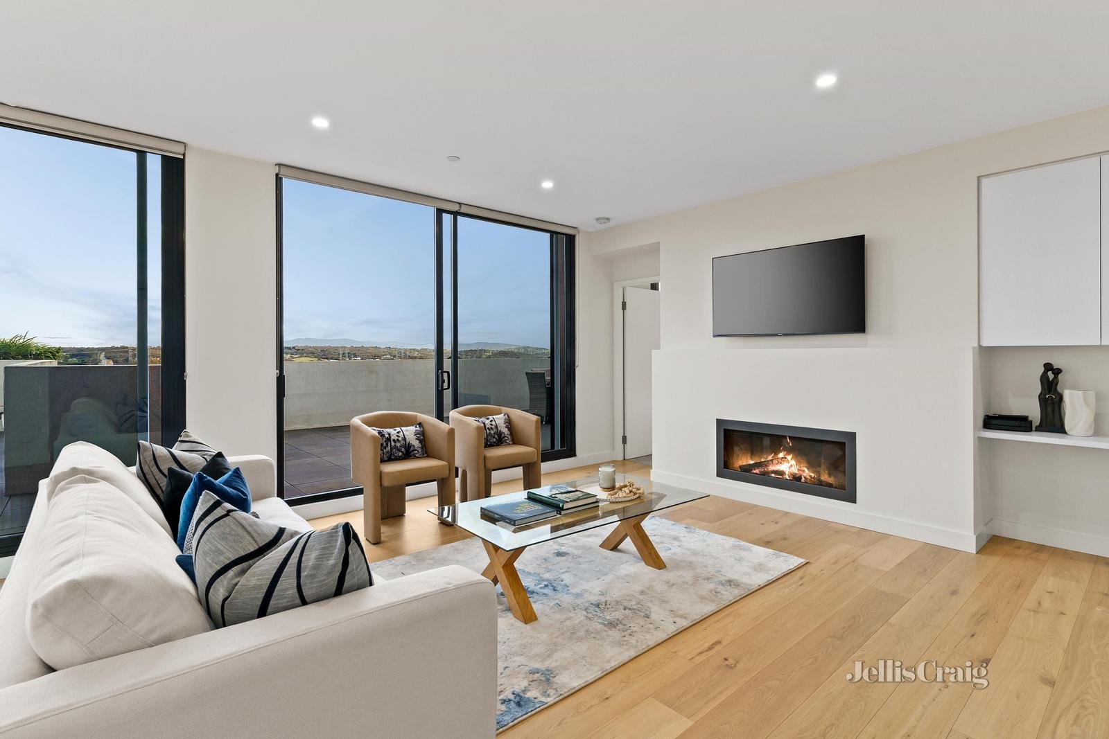 502/7 Red Hill Terrace, Doncaster East image 4