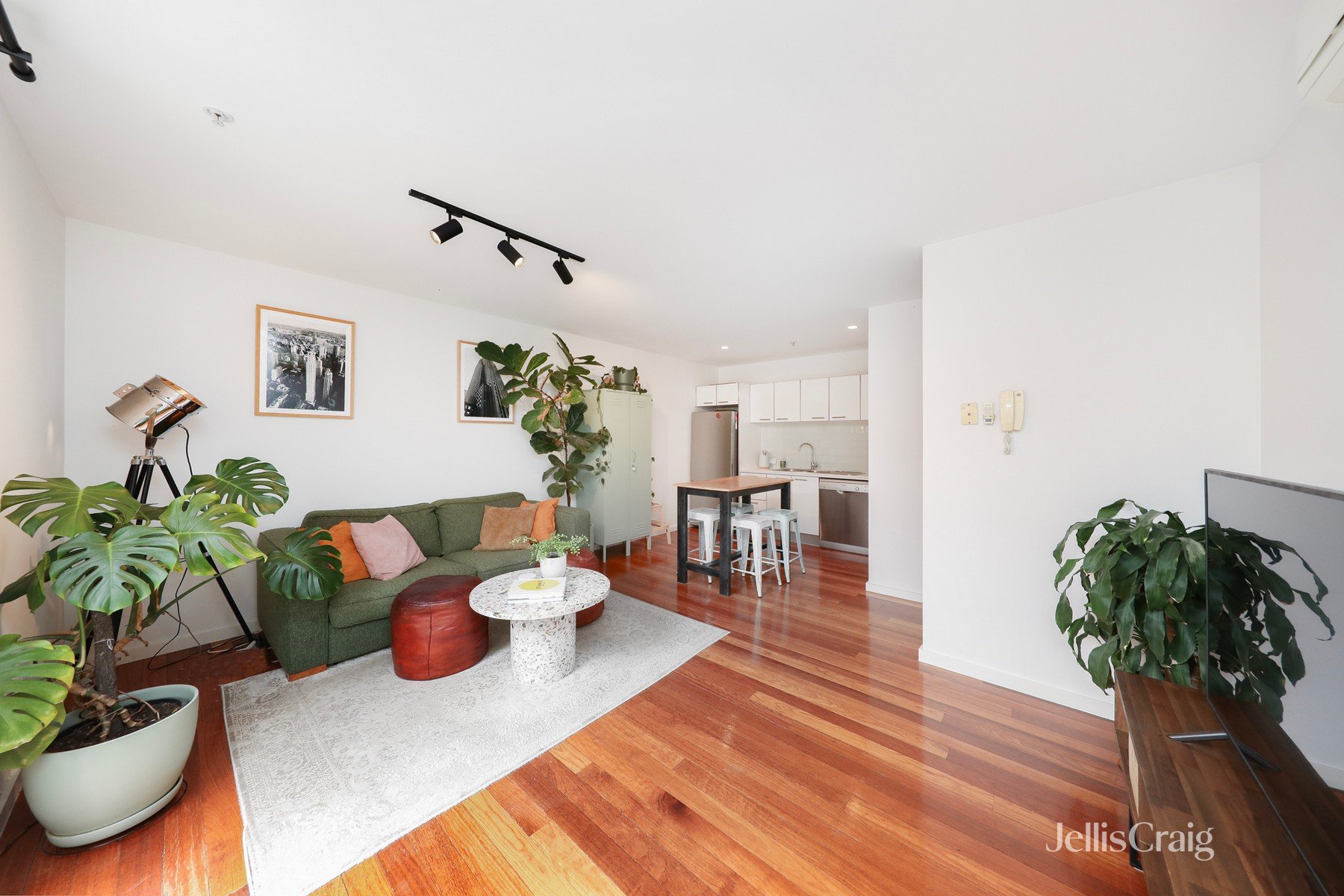 502/77A Little Oxford Street, Collingwood image 1