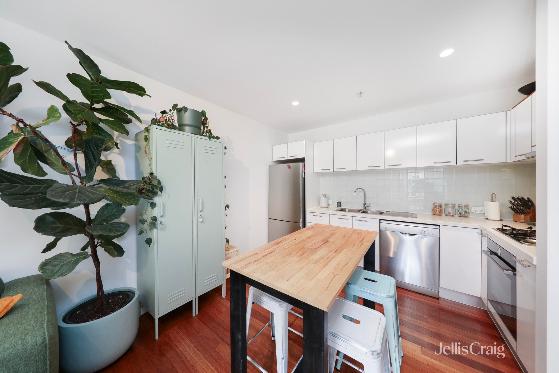 502/77A Little Oxford Street, Collingwood image 3