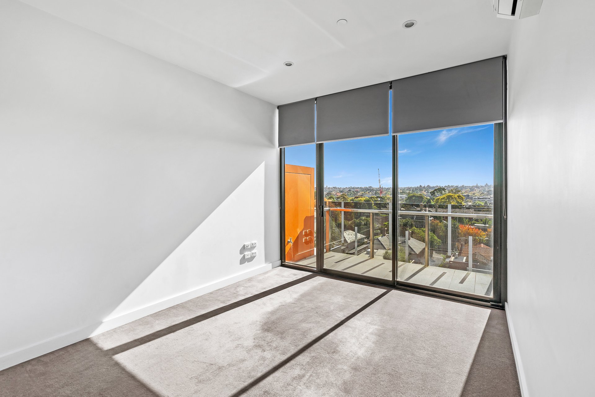 Property Gallery Thumbnail 2