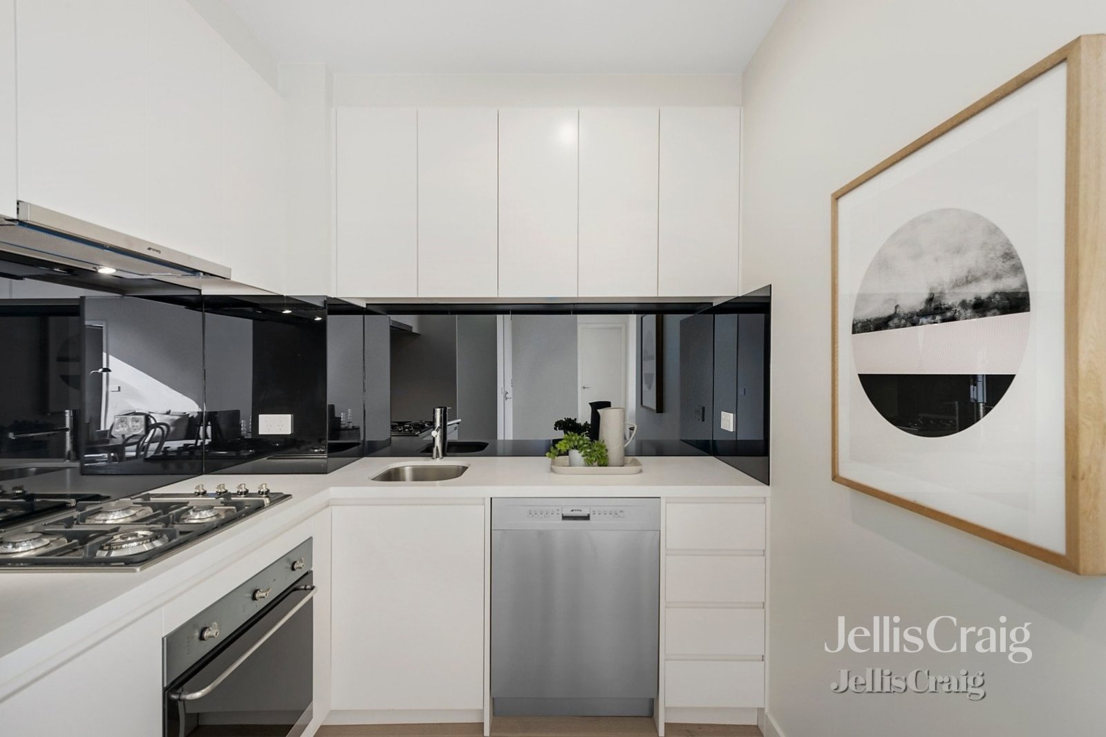 502/82 Hawdon Street, Heidelberg image 2