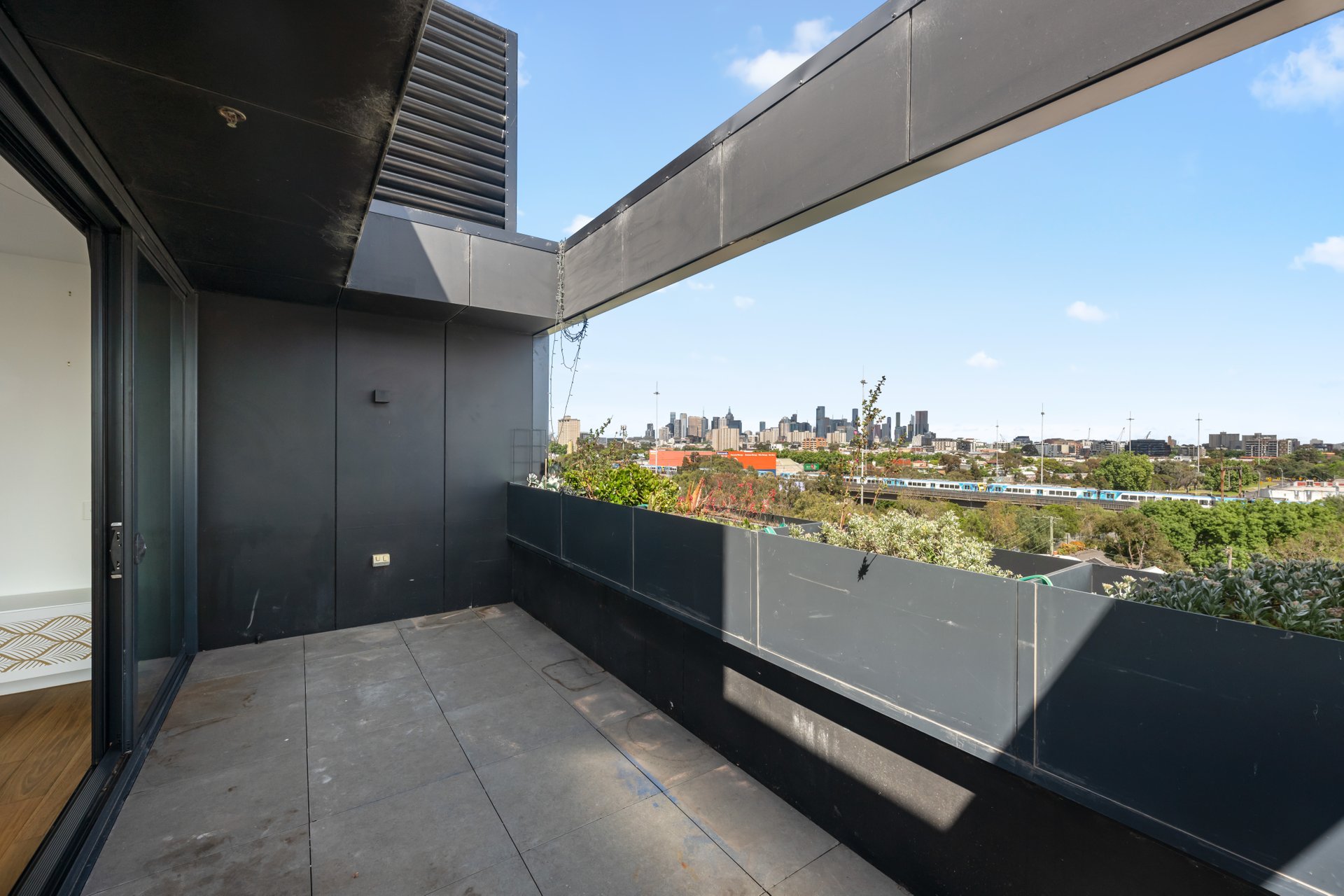 503/210 Alexandra Parade, East&nbsp;Clifton&nbsp;Hill image 9