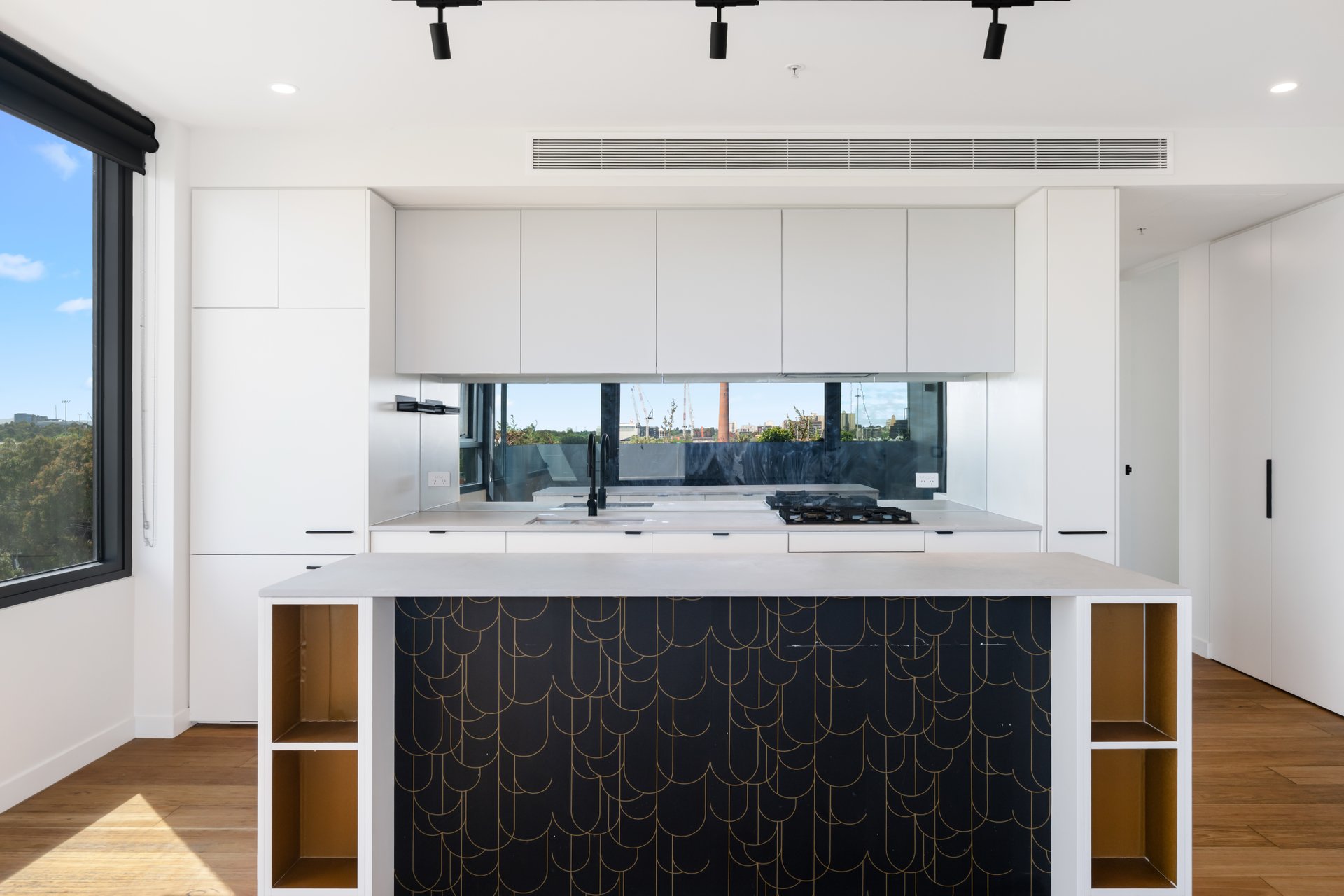 503/210 Alexandra Parade, East&nbsp;Clifton&nbsp;Hill image 3