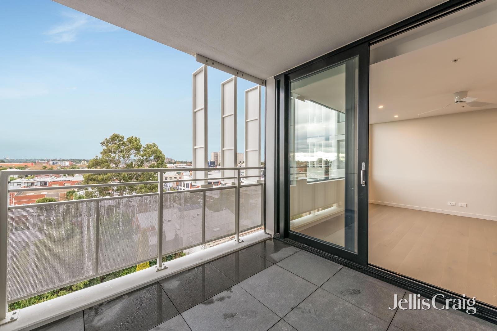 503/8 Keele Street, Collingwood image 2
