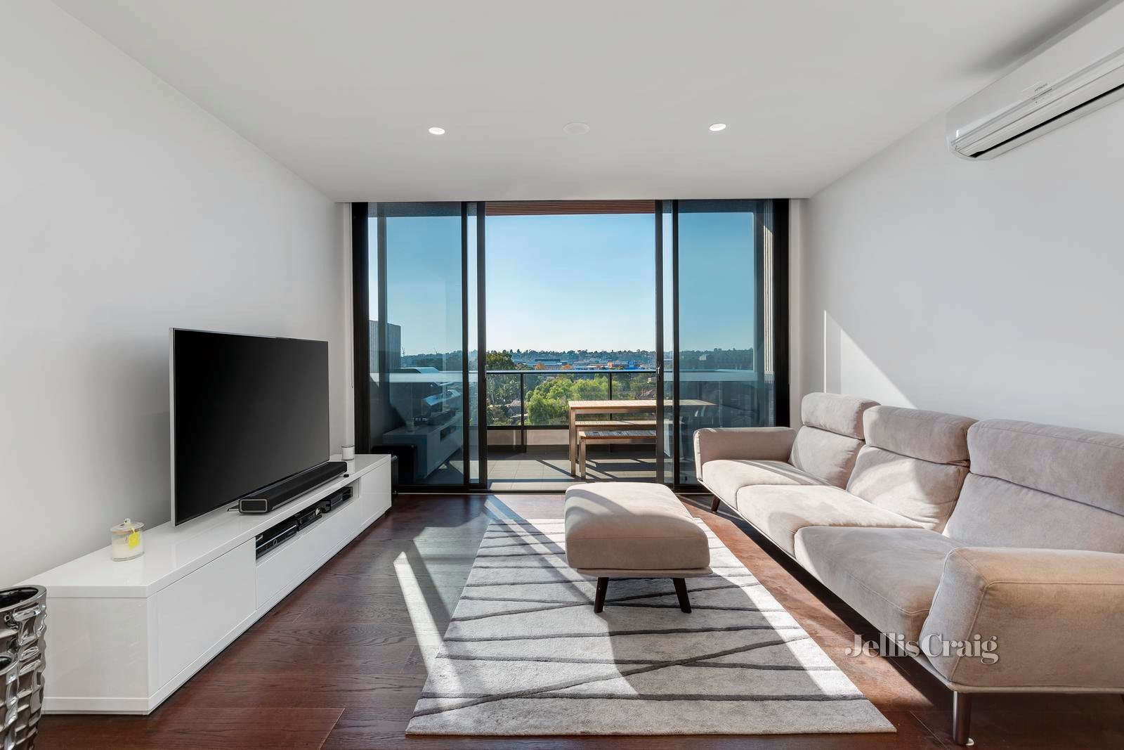 504/1 Kennedy Avenue, Richmond image 2