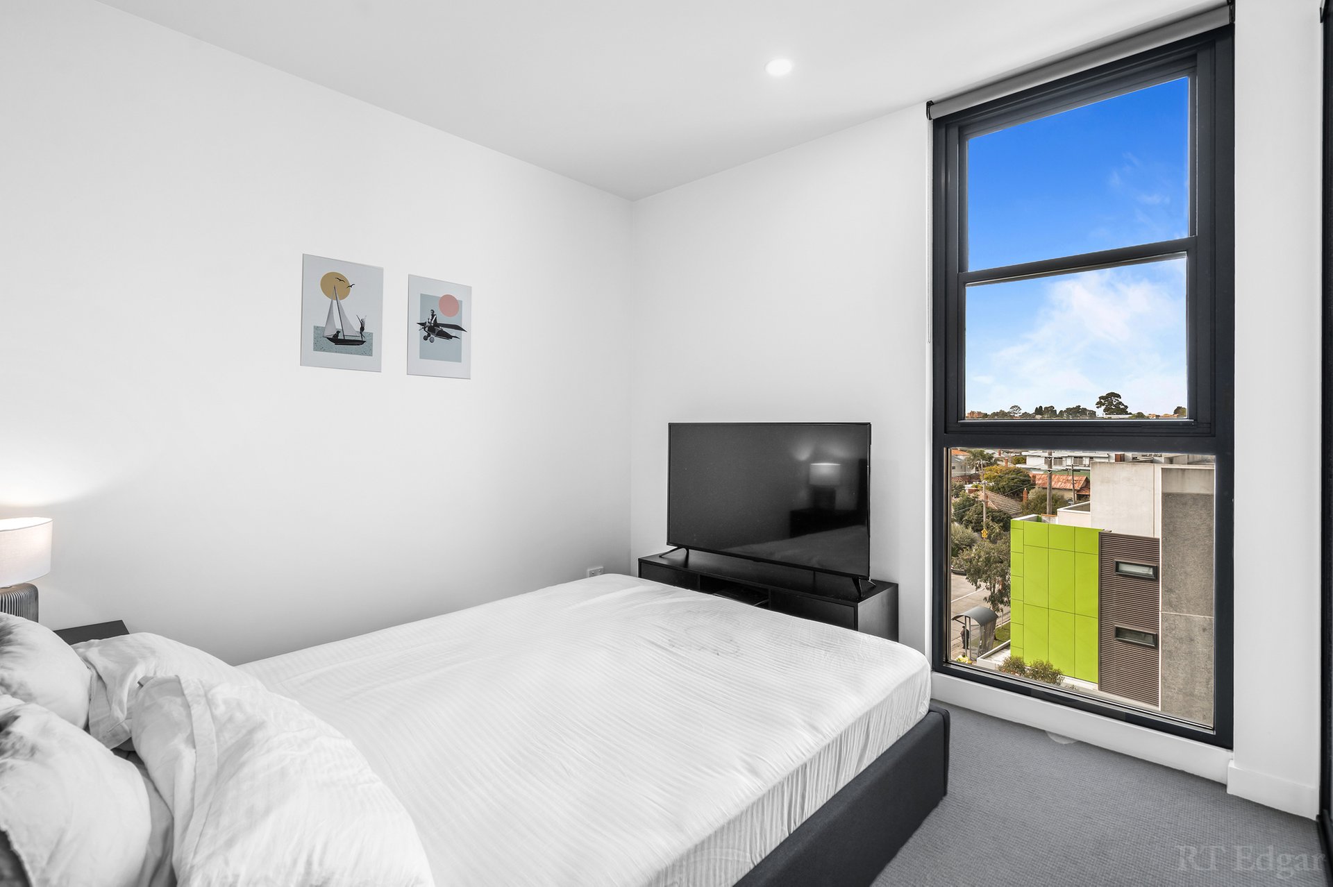Property Gallery Thumbnail 7