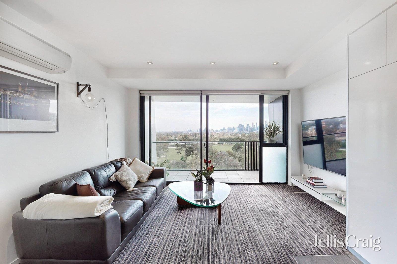 504/163 Fitzroy Street, St Kilda image 3