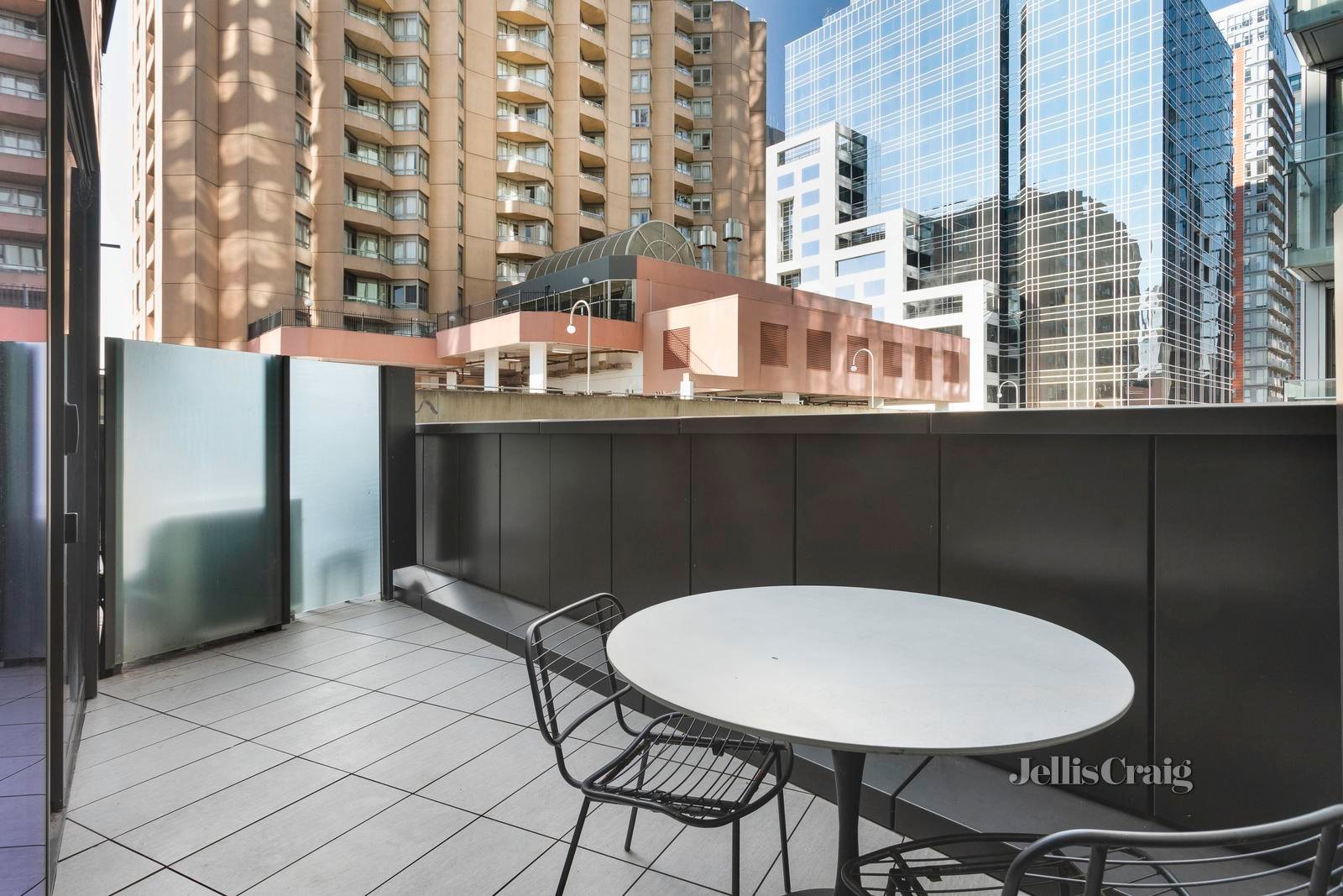 504/23 Mackenzie Street, Melbourne image 2