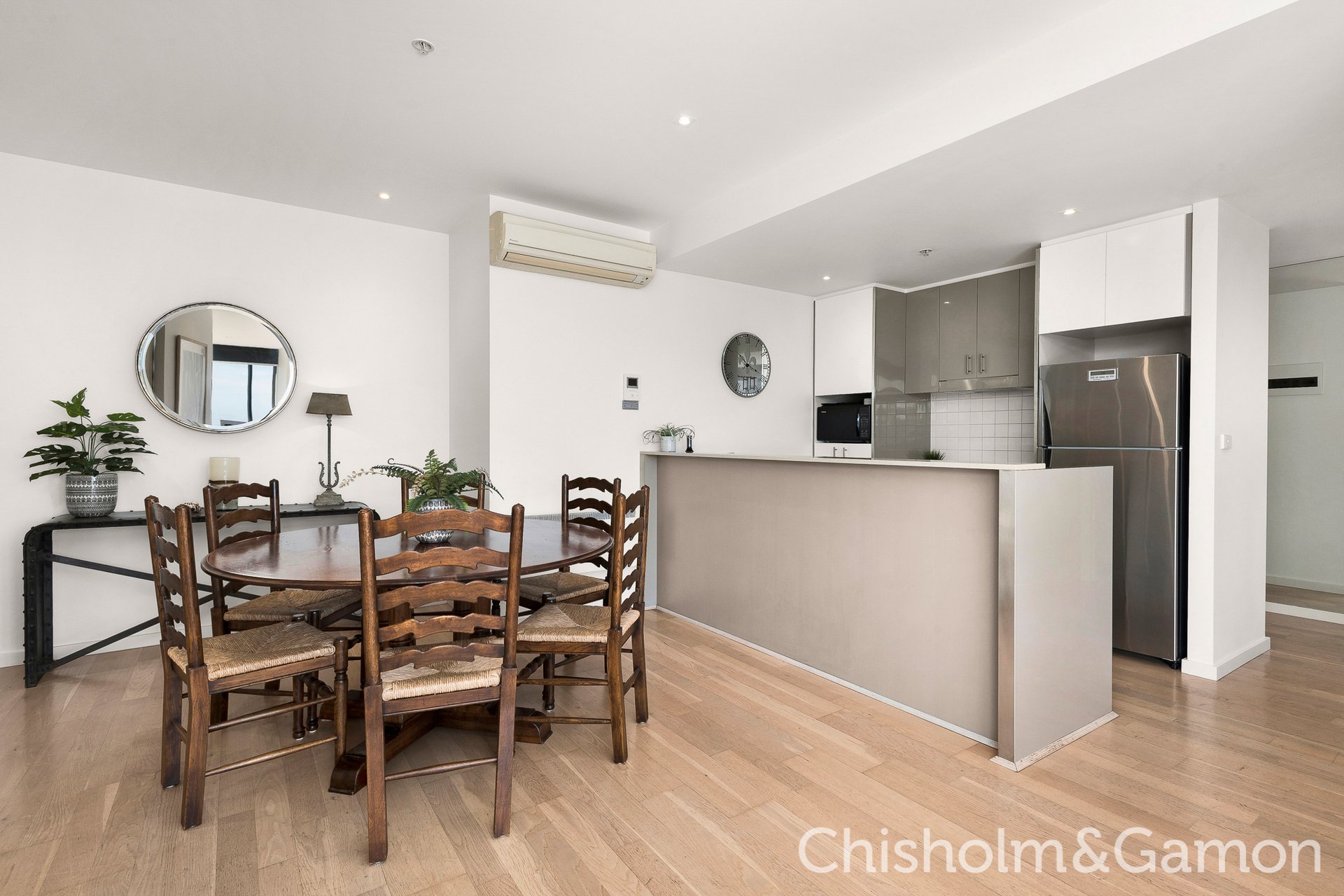 504/55 Bay Street, Port Melbourne image 4