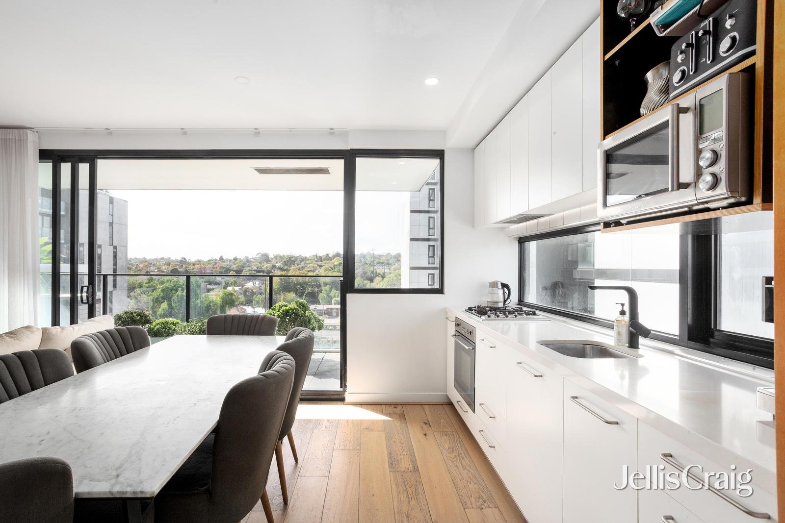 504/7 Montrose Street, Hawthorn&nbsp;East image 2