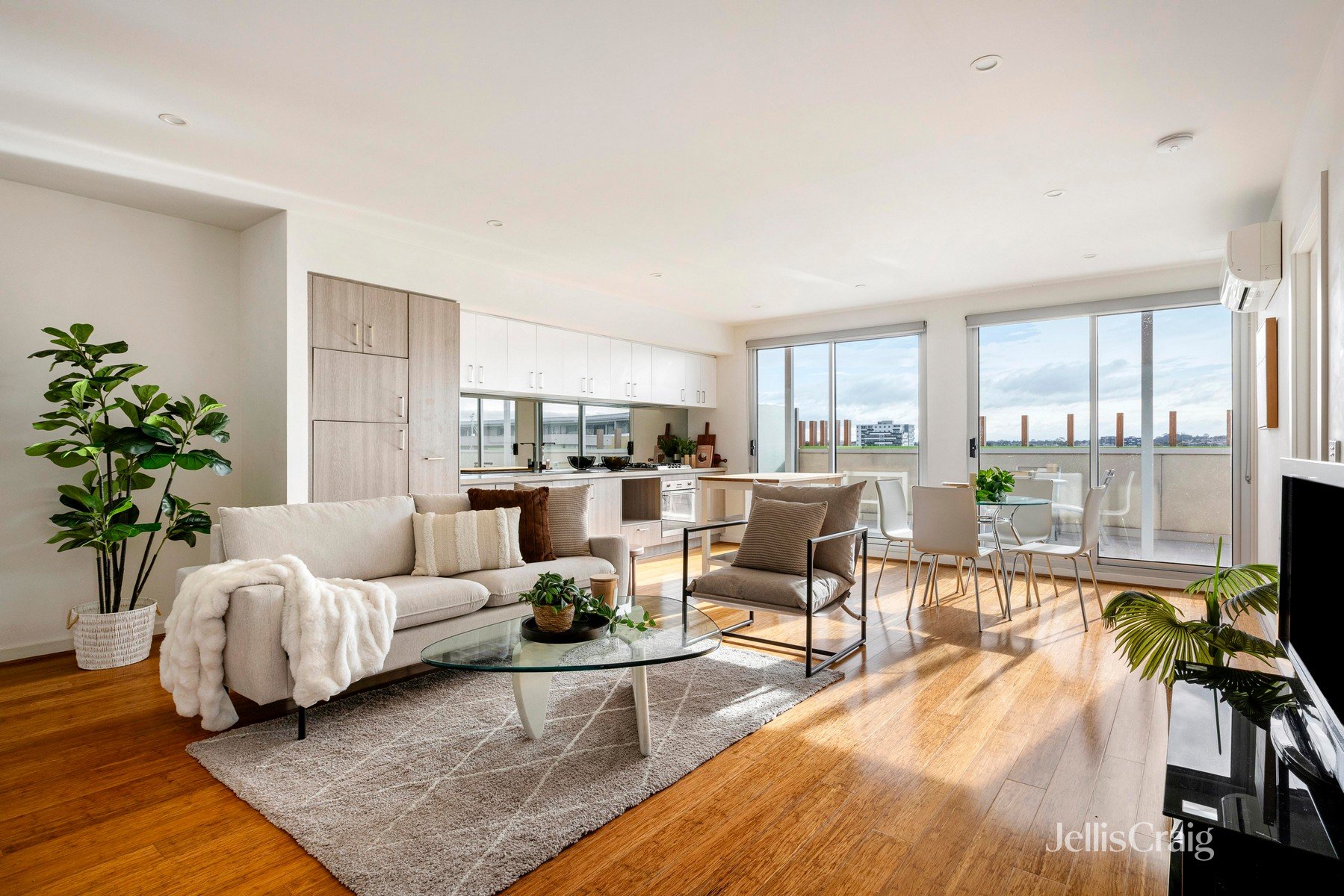 504/7 Warrs Avenue, Preston image 2