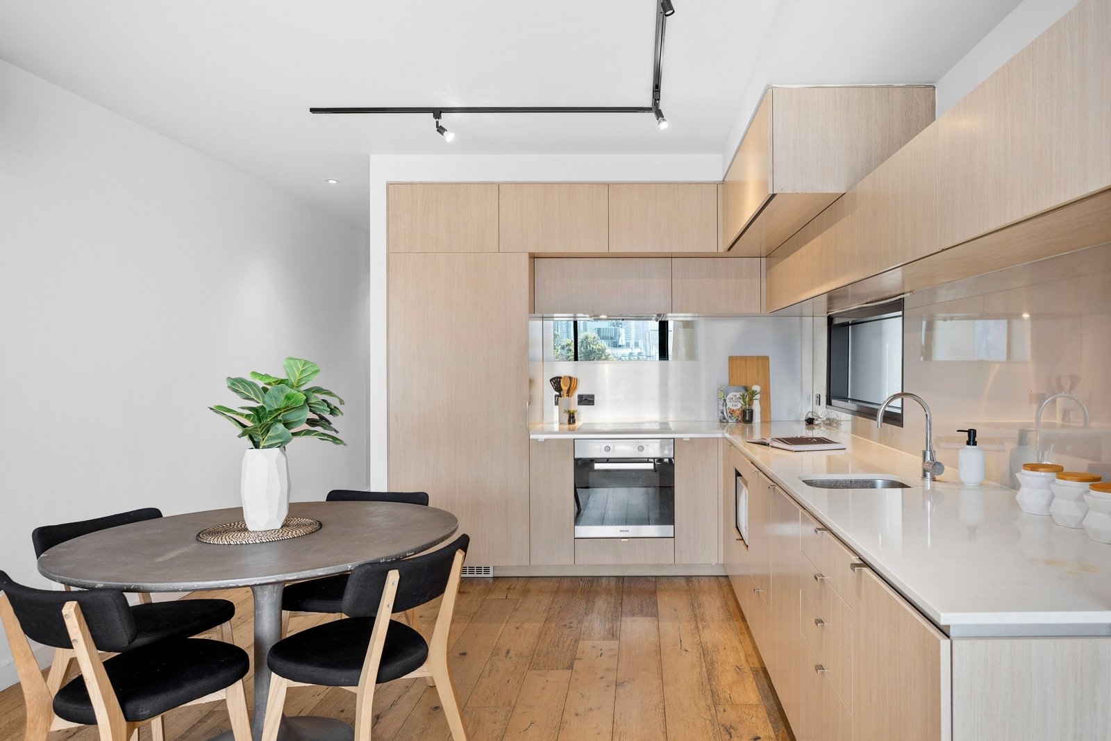 Property Gallery Thumbnail 4