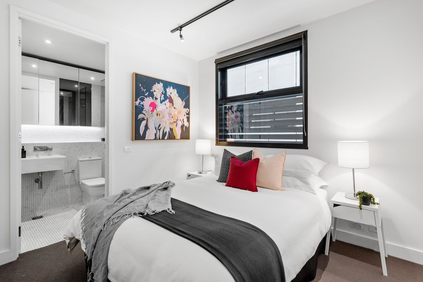 Property Gallery Thumbnail 7