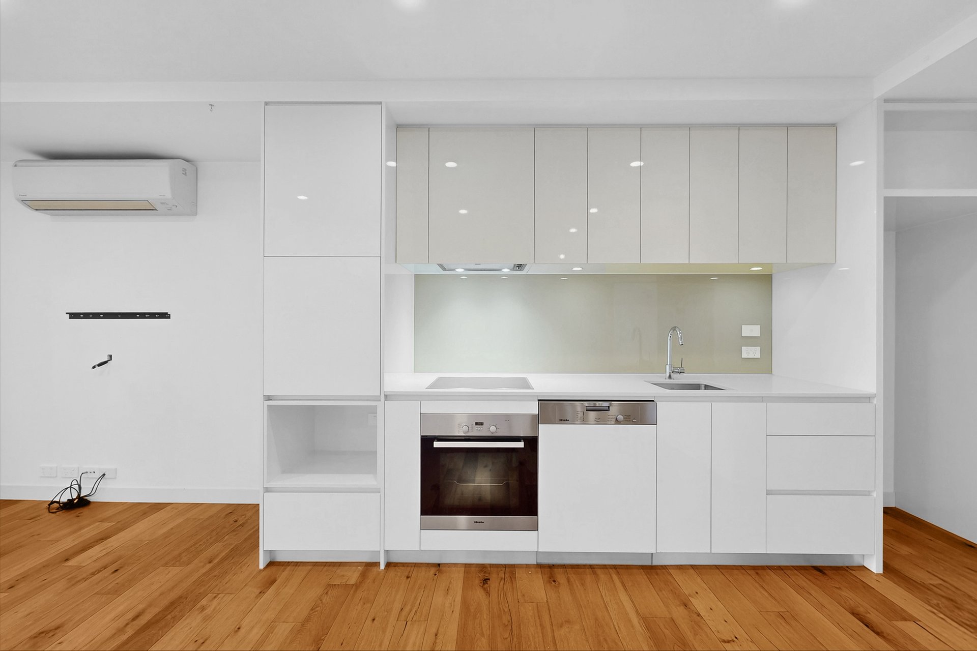 505/101 Bay Street, Port Melbourne image 2