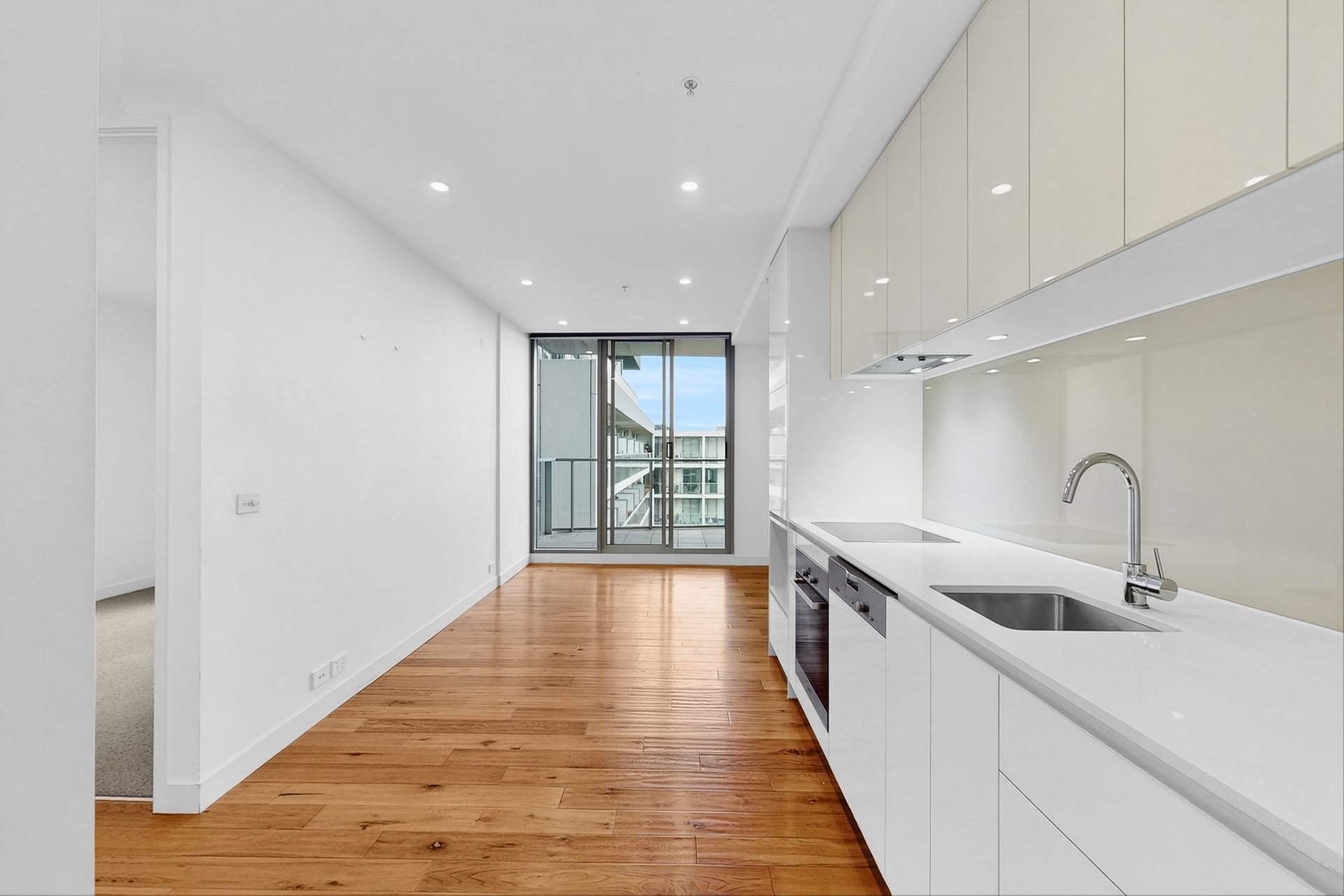 505/101 Bay Street, Port Melbourne image 6