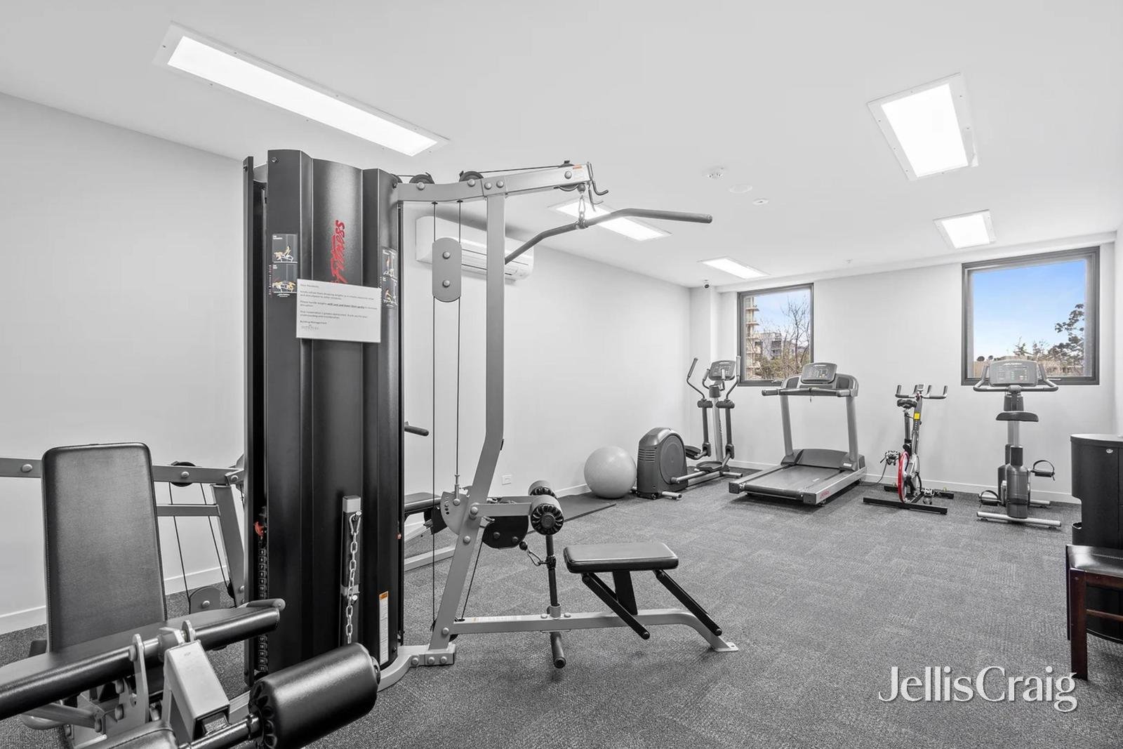 505/5 Sovereign Point Court, Doncaster image 8