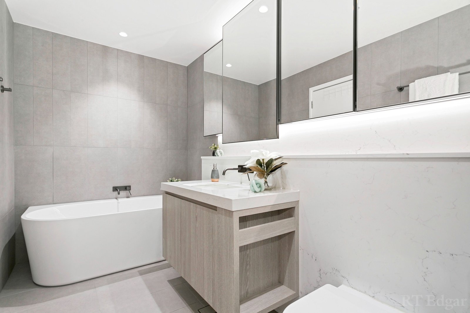 Property Gallery Thumbnail 10