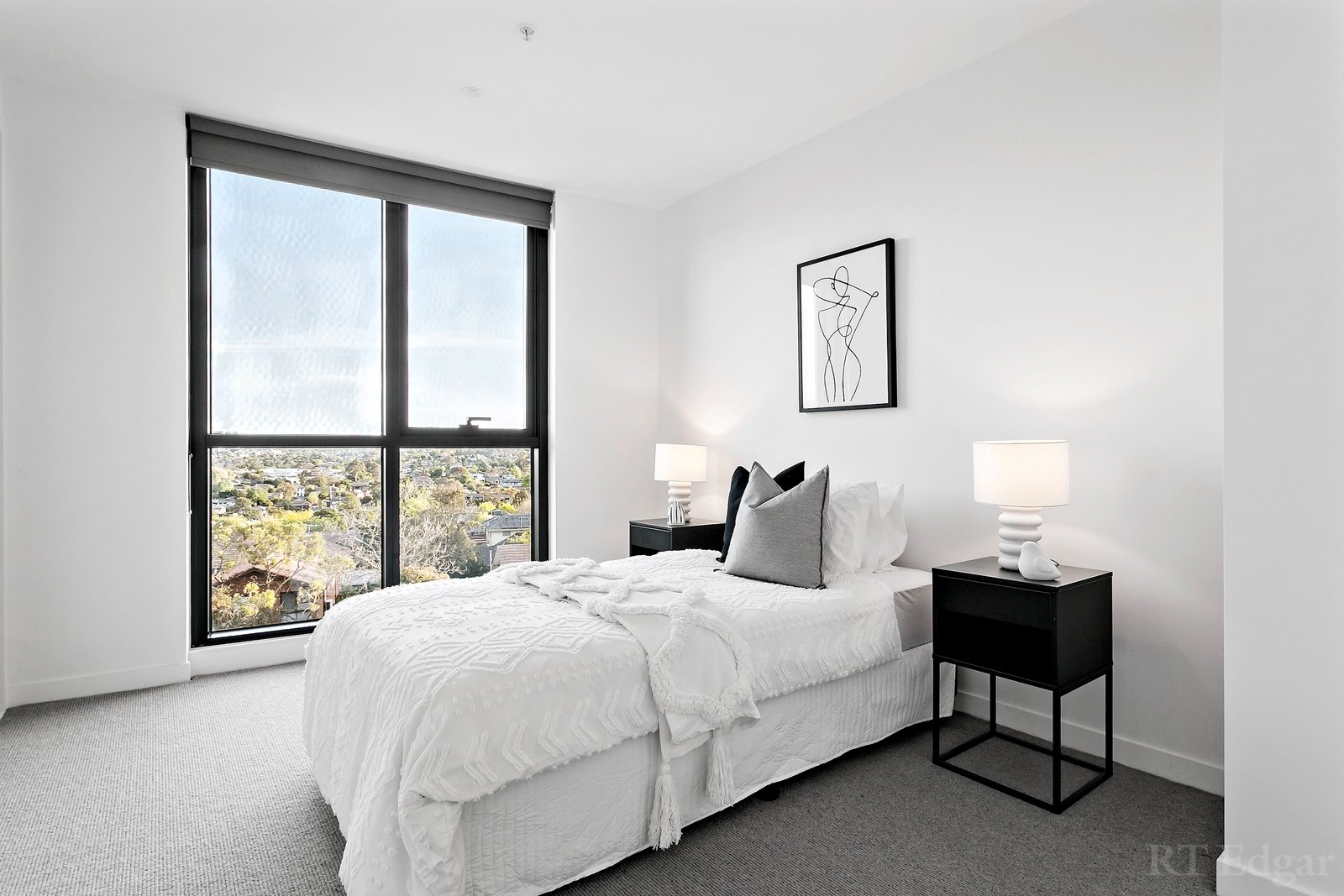 Property Gallery Thumbnail 11