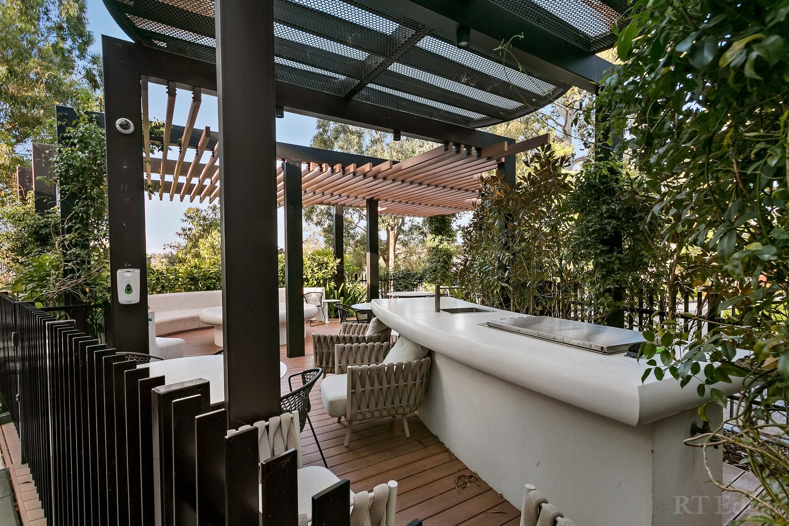 Property Gallery Thumbnail 17