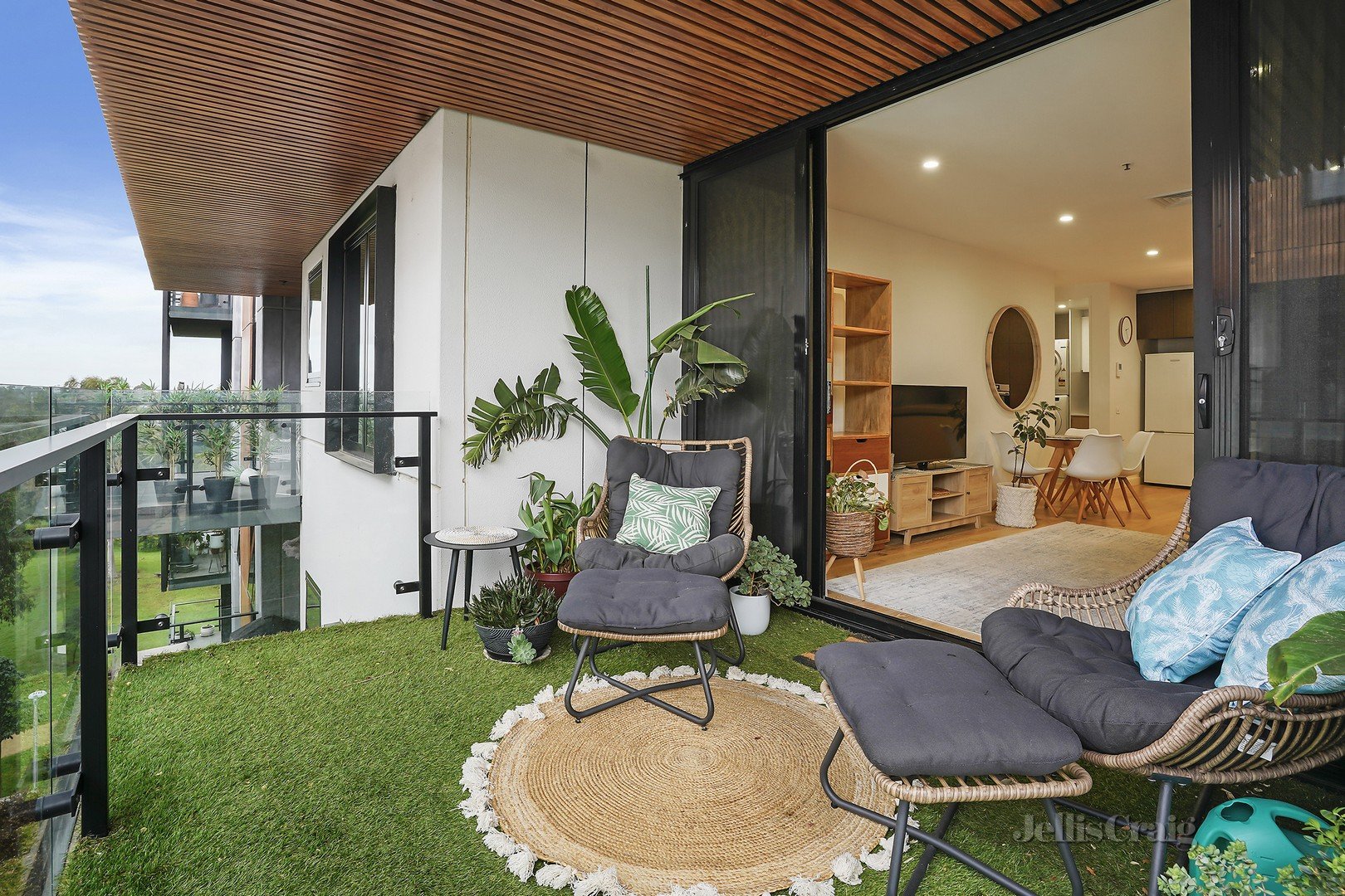505/7B Remington Drive, Highett image 2