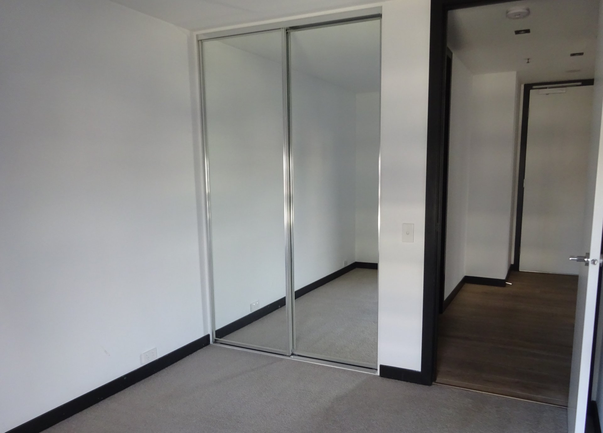Property Gallery Thumbnail 4