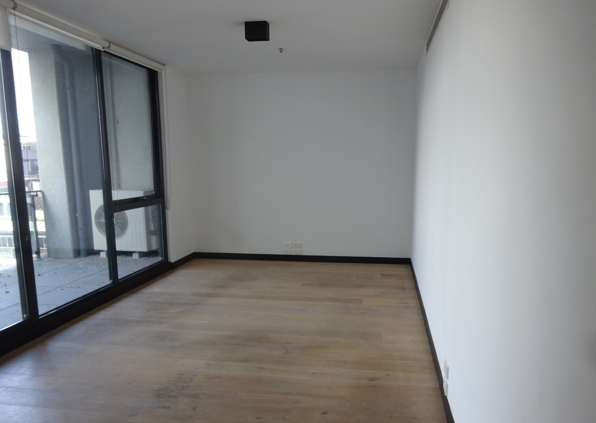 Property Gallery Thumbnail 3
