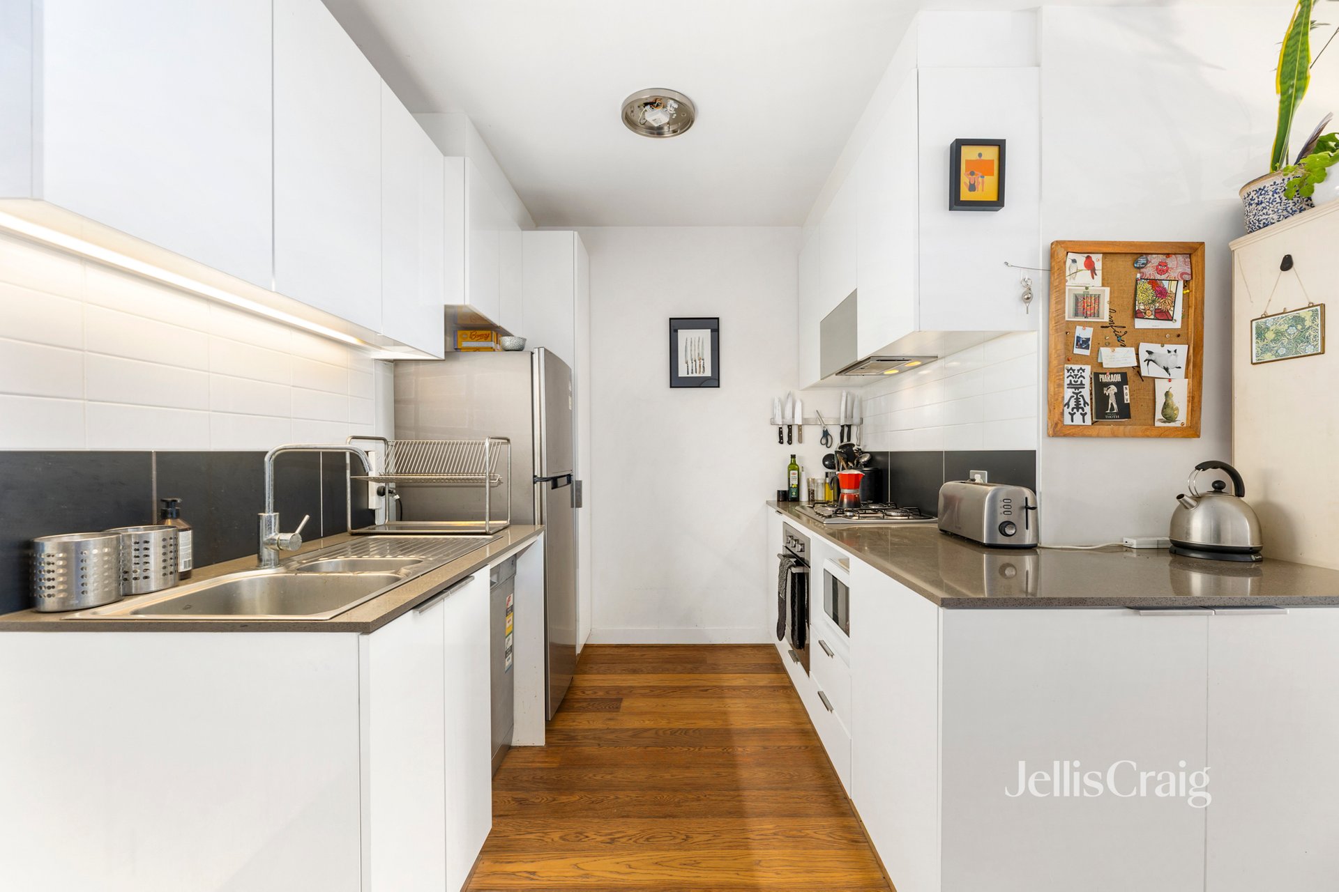 506/10 Trenerry Crescent, Abbotsford image 4