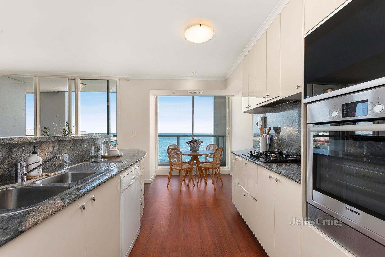 506/115 Beach Street, Port Melbourne image 4