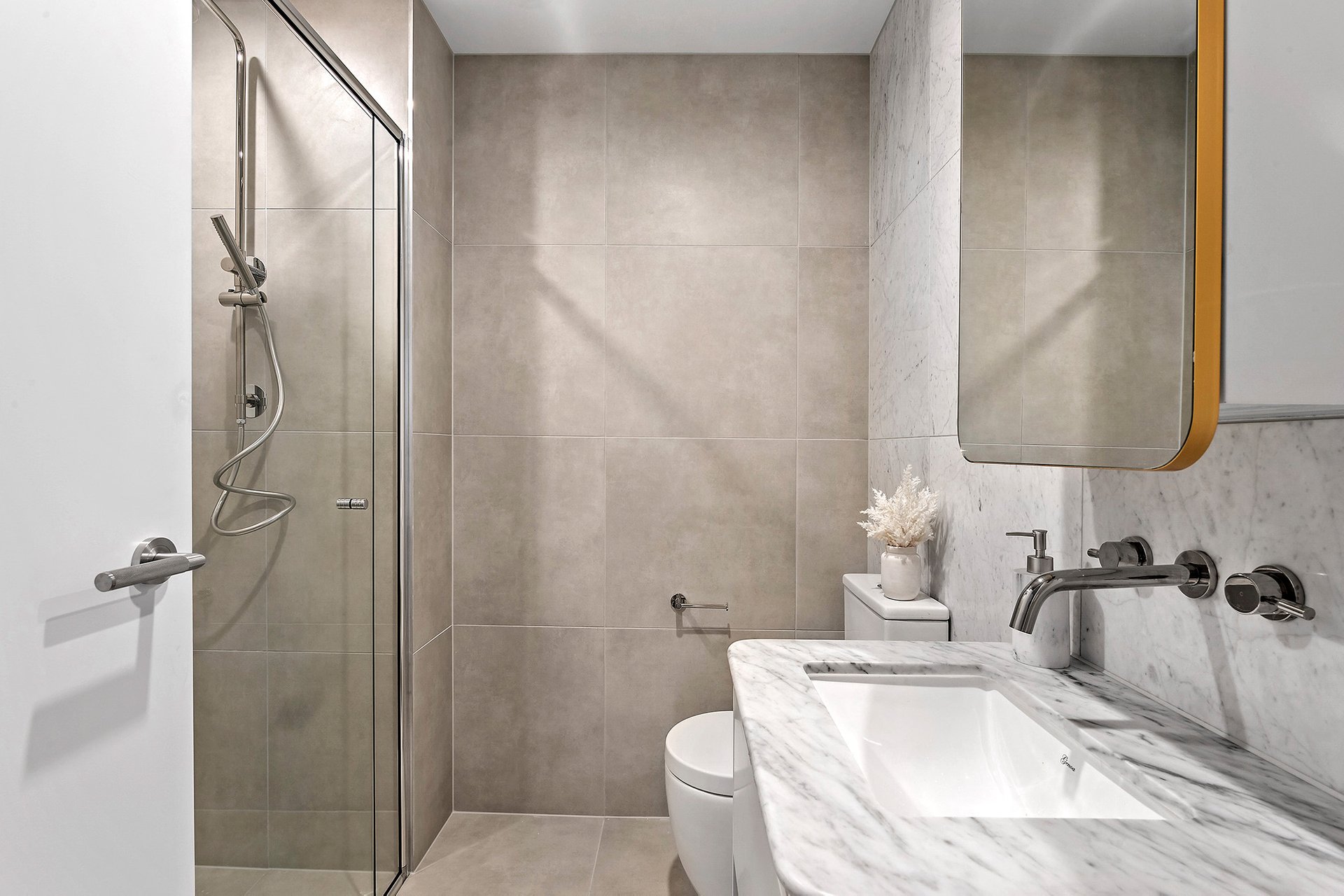 Property Gallery Thumbnail 6