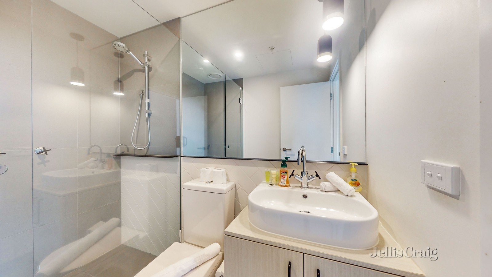 506/20 Shamrock Street, Abbotsford image 3