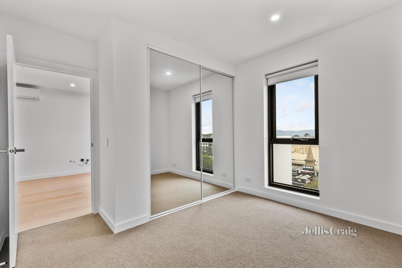 506/54 Montclair Avenue, Glen Waverley image 5