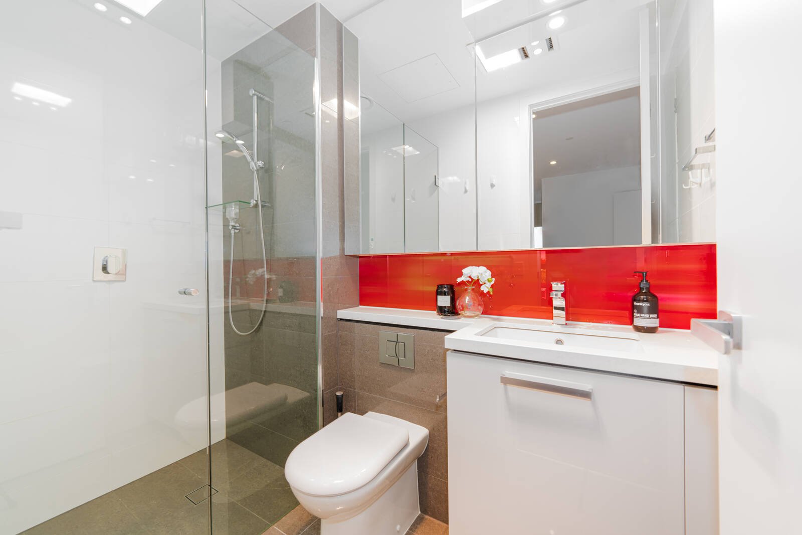 Property Gallery Thumbnail 6