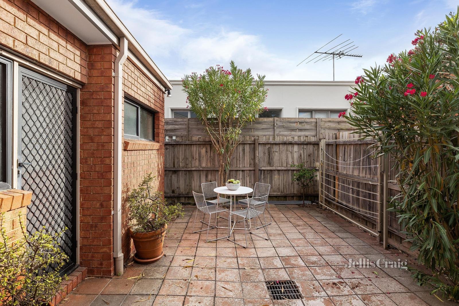 508 Bluff Road, Hampton image 10