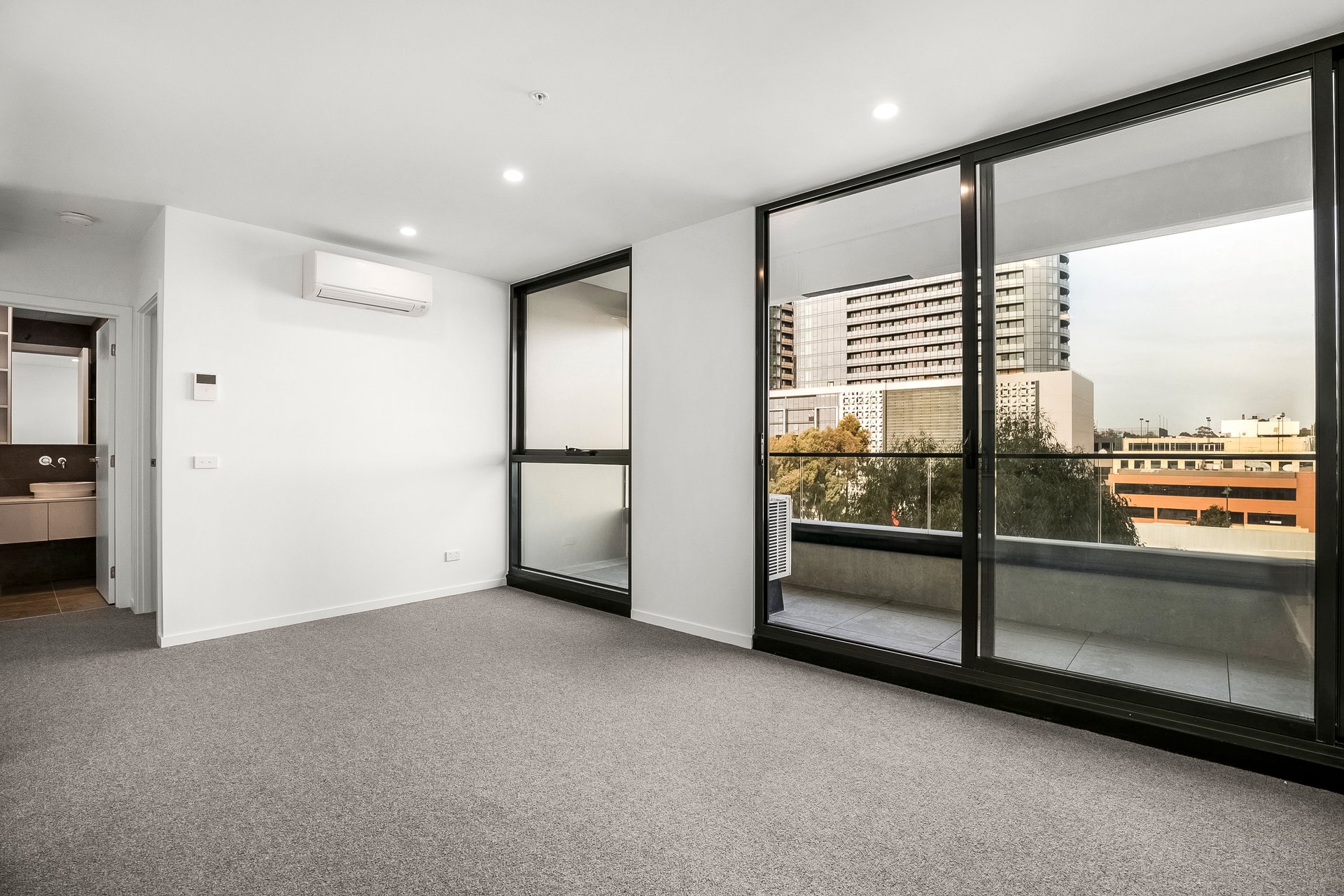 Property Gallery Thumbnail 2