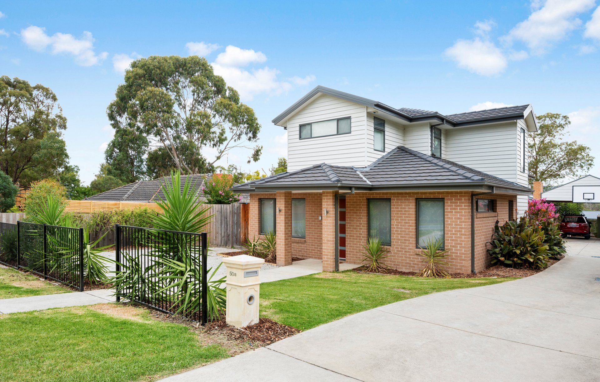 50A Lyons Road, Croydon North image 2